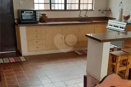 Casa à venda com 4 quartos, sendo 1 suíte, em Jardim do Estádio, Itu, SP