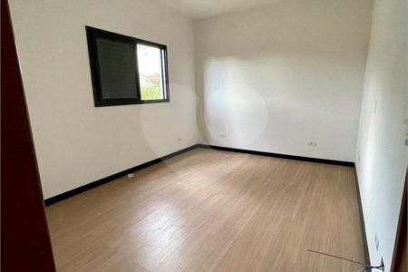 Sobrado à venda com 3 suítes em Jardim dos Pinheiros, Atibaia, SP