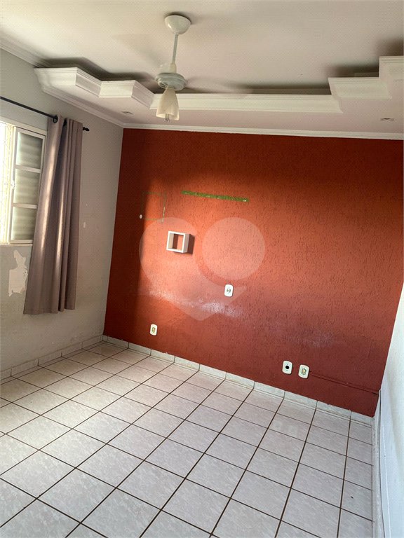 Apartamento à venda com 2 quartos em Parque Laranjeiras, Araraquara, SP