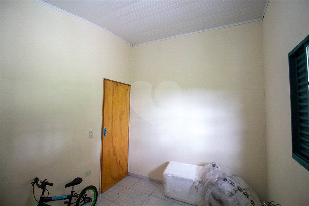 Casa à venda ou para alugar com 5 quartos, sendo 2 suítes, no condomínio Restinga Verde, São Roque - SP