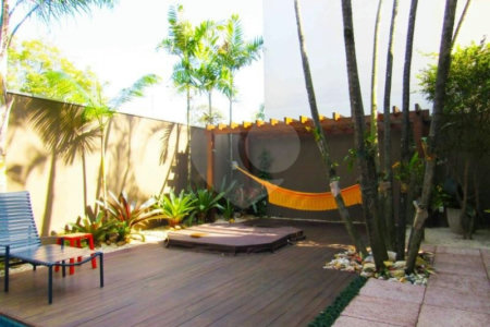 Casa à venda com 4 suítes no condomínio Bauhaus, São Paulo - SP