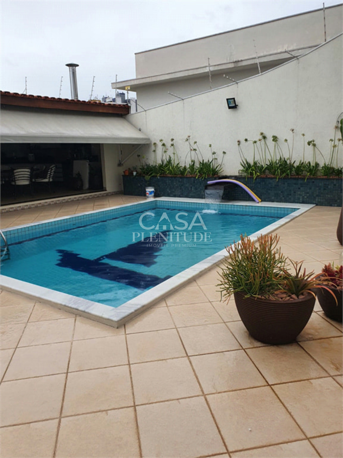Sobrado à venda com 3 suítes em Vila Trujillo, Sorocaba, SP