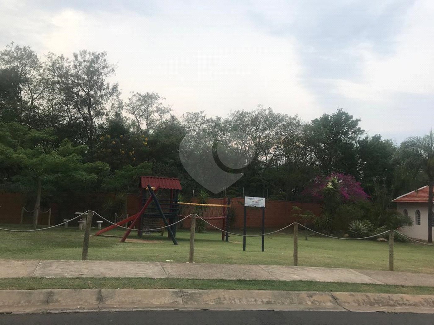 Casa à venda com 3 suítes no condomínio Village Moutonnée, Salto - SP