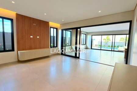 Casa à venda com 3 quartos, sendo 3 suítes, no condomínio Villa Dumont, Três Lagoas - MS