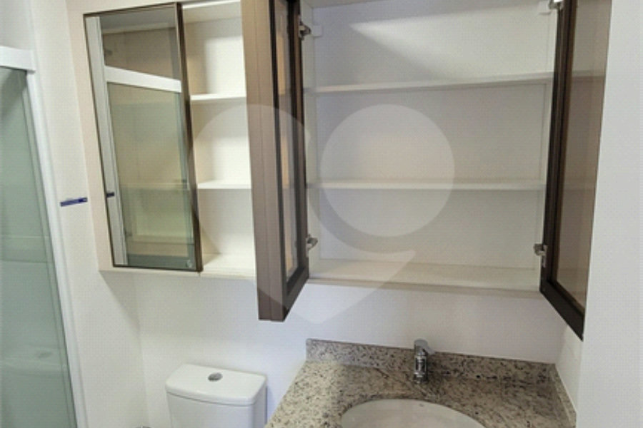 Apartamento de 2 quartos mobiliado à venda no Paraíso