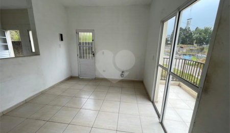 Sobrado à venda com 2 quartos, sendo 1 suíte,  em Loteamento Jardim do Sol (mailasqui), São Roque, SP