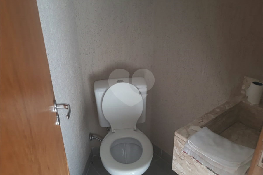 Casa à venda ou para alugar com 3 quartos, sendo 1 suíte, no condomínio martinha, São Paulo - SP