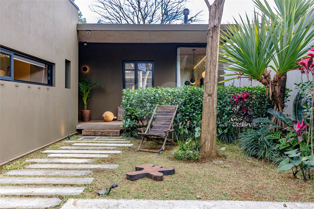 Casa à venda com 6 quartos, sendo 2 suítes,  em Santo Amaro, São Paulo, SP