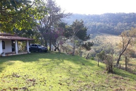 Sítio à venda com 3 quartos em Bairro do Cambará, São Roque, SP