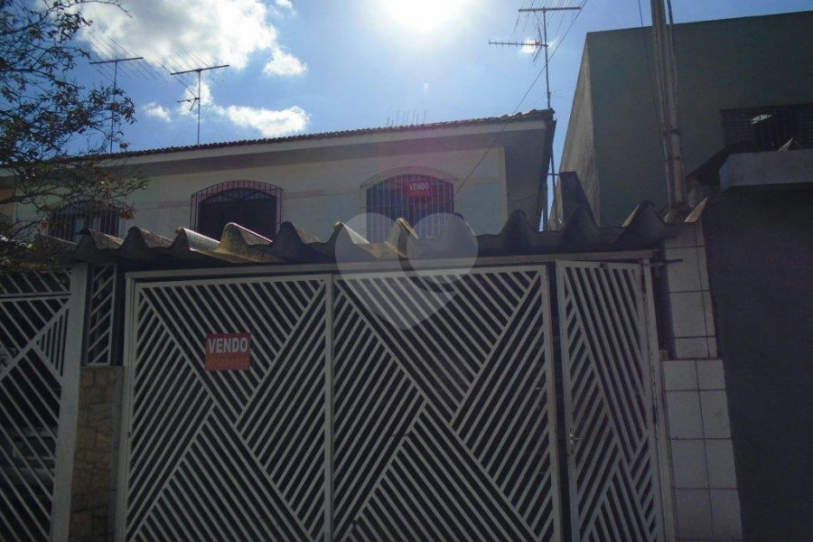 Sobrado à venda com 4 quartos, sendo 1 suíte, em Parque Edu Chaves, São Paulo, SP