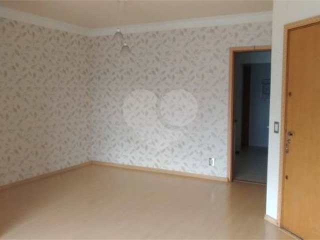 Apartamento à venda com 3 quartos, sendo 1 suíte,  em Santo Amaro, São Paulo, SP