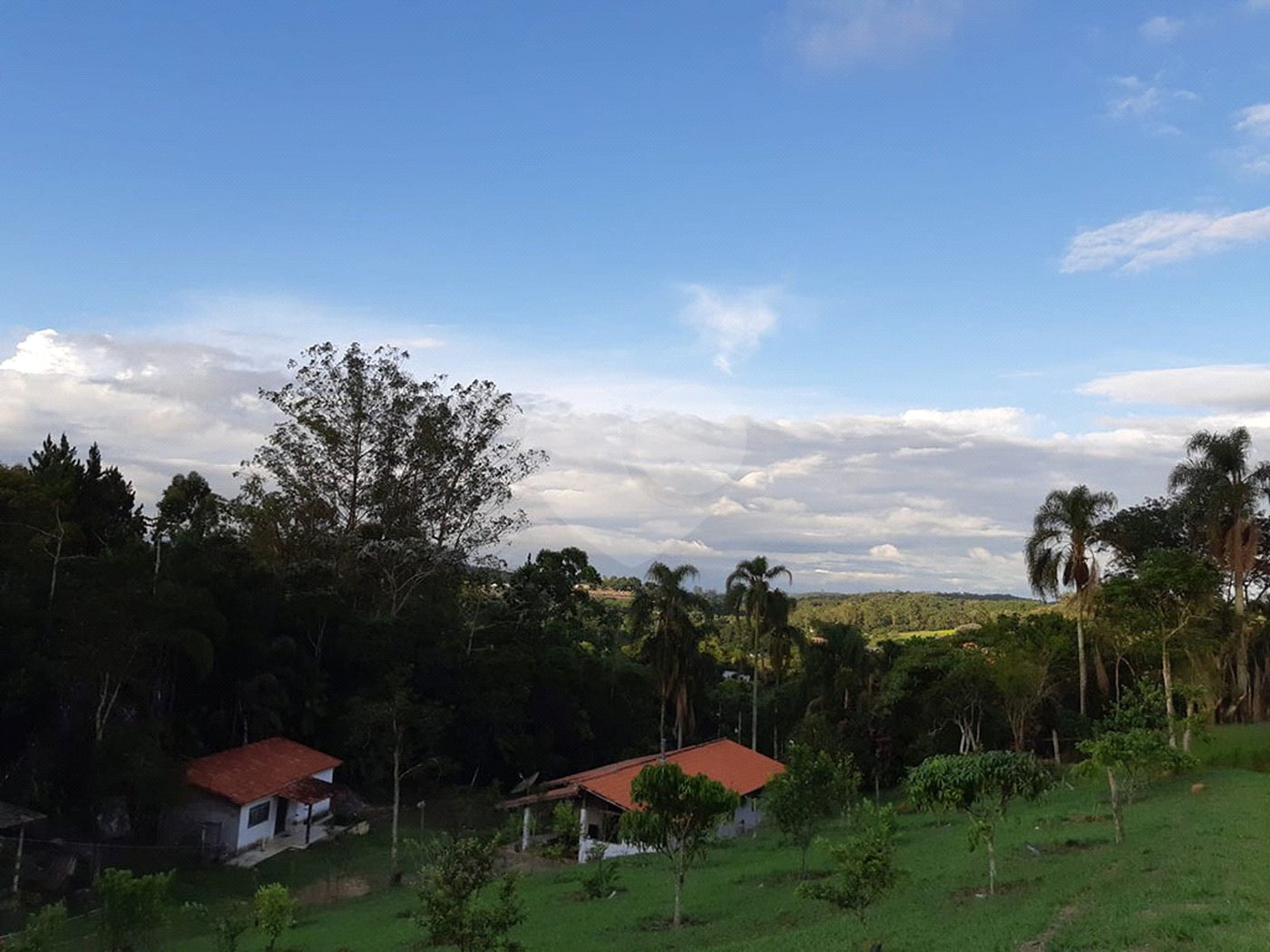 Sítio à venda com 3 quartos, sendo 1 suíte,  no Centro, Biritiba-mirim, SP