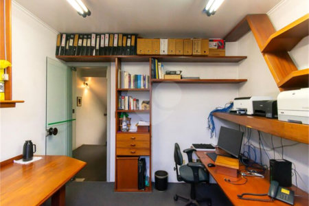 Casa à venda com 8 quartos, sendo 2 suítes, em Indianópolis, São Paulo, SP