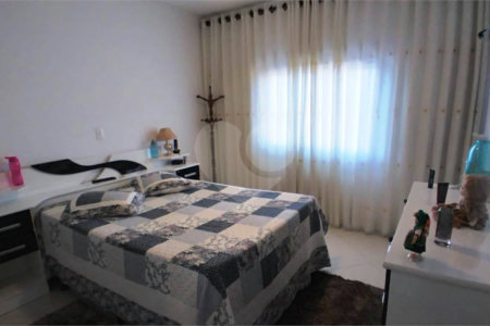 Sobrado à venda com 5 quartos, sendo 1 suíte, em Vila Maria Alta, São Paulo, SP