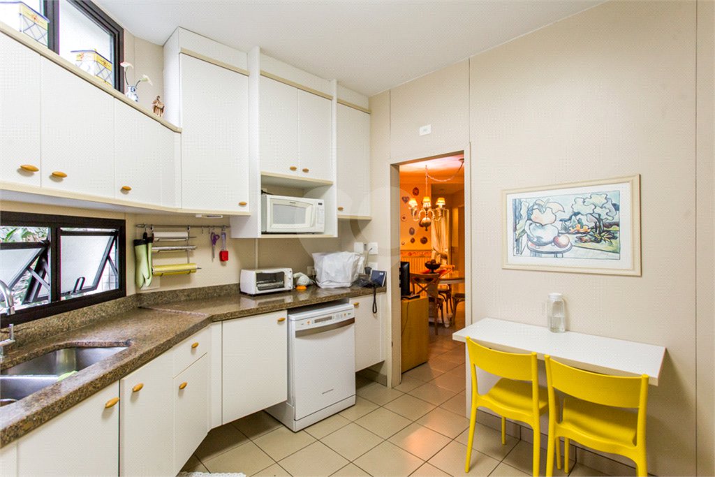 Apartamento à venda com 4 suítes em Real Parque, São Paulo, SP