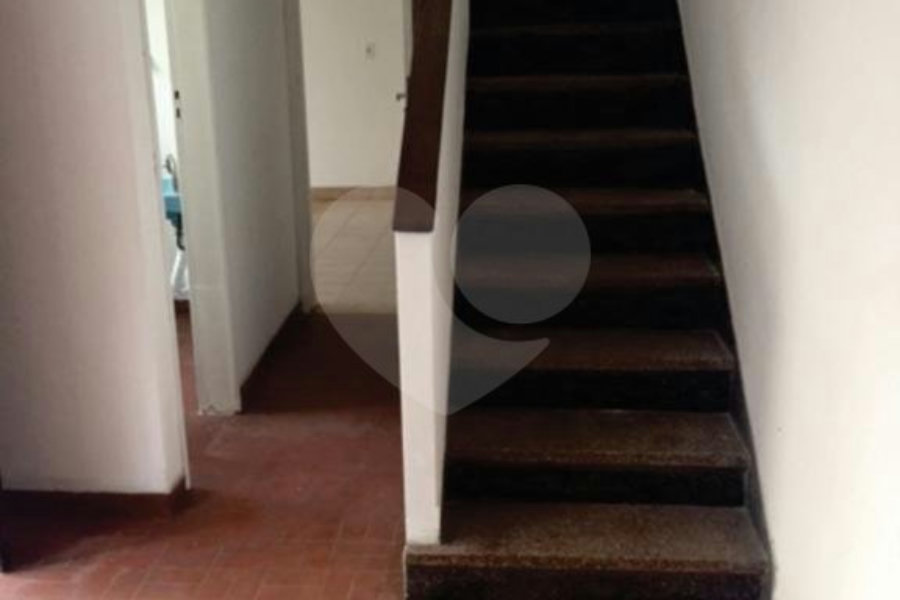 Sobrado à venda com 4 quartos, sendo 1 suíte, em Parque Edu Chaves, São Paulo, SP