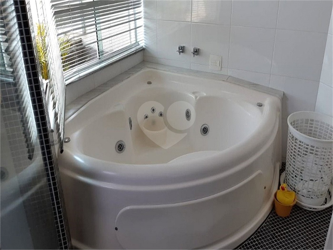 Casa à venda com 3 suítes no condomínio Lago da Boa Vista, Sorocaba - SP