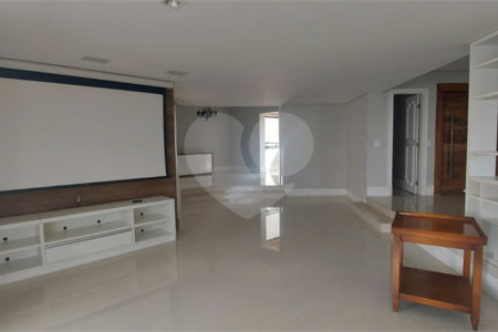 Apartamento à venda no Campo Belo de 245m² com 3 suítes e 3 vagas