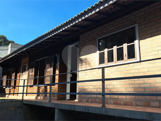 Casa à venda com 3 quartos, sendo 1 suíte,  no condomínio Alpes da Cantareira, Mairiporã - SP