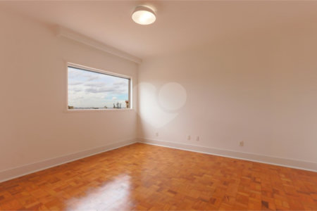 Apartamento à venda com 3 quartos, sendo 1 suíte,  em Santa Cecília, São Paulo, SP