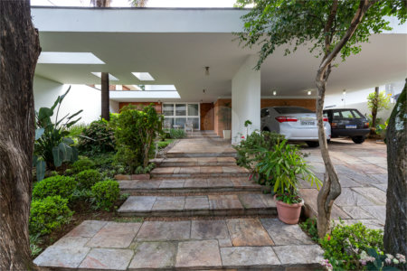Sobrado à venda com 4 quartos, sendo 2 suítes, em Brooklin Velho, São Paulo, SP