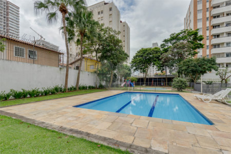 Apartamento à venda com 3 quartos, sendo 1 suíte, em Chácara Santo Antônio (zona Sul), São Paulo, SP