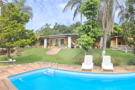 Casa à venda com 3 quartos, sendo 1 suíte, em Alpes D'ouro, Bom Jesus dos Perdões, SP