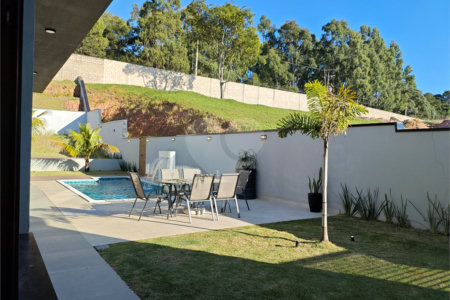 Casa à venda com 3 suítes no condomínio Villa D' Oro, Vinhedo - SP