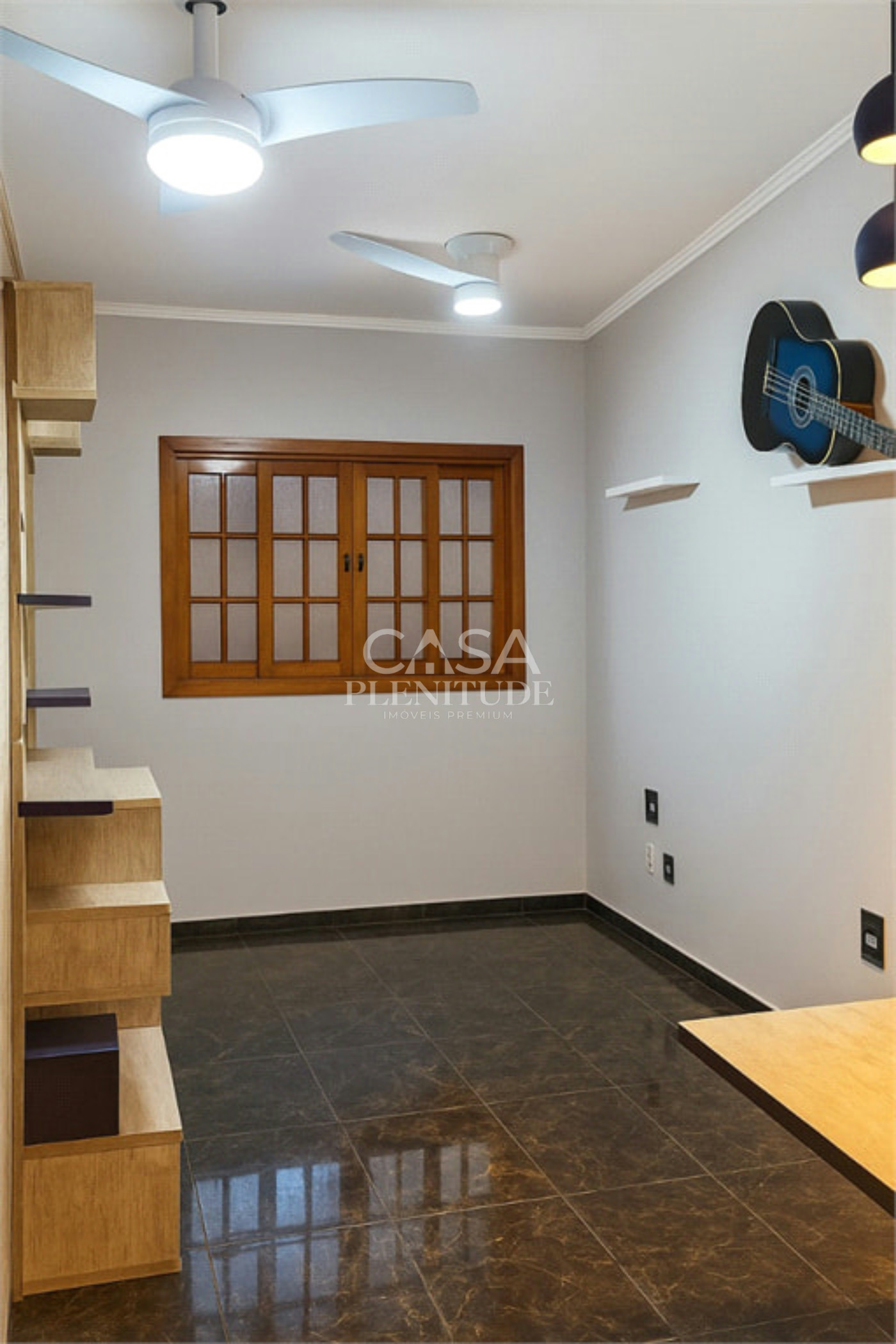 Casa de Vila à venda com 3 quartos, sendo 1 suíte,  em Wanel Ville, Sorocaba, SP