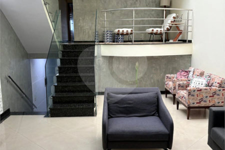 Casa à venda com 4 suítes em Vila Lavínia, Mogi das Cruzes, SP
