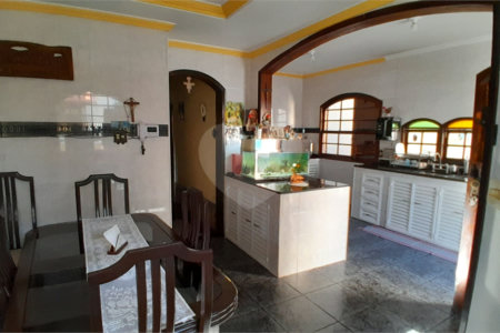 Casa à venda com 4 quartos, sendo 1 suíte, em Bangu, Rio de Janeiro, RJ