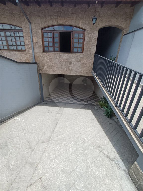 Sobrado à venda com 3 quartos, sendo 1 suíte,  em Jardim Pinheiros, São Paulo, SP