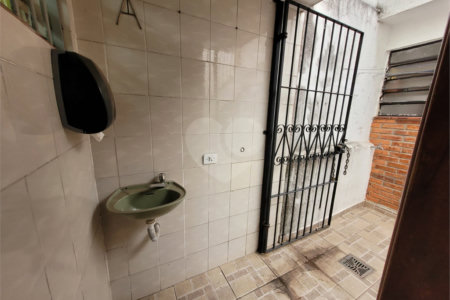 Sobrado à venda com 2 quartos em Jardim Mangalot, São Paulo, SP