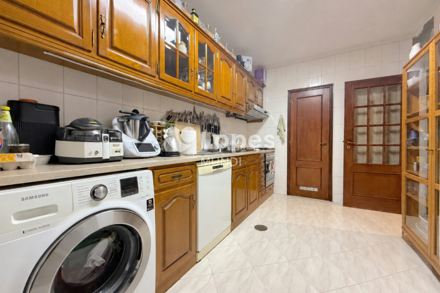 Apartamento T3 à venda em Rio Tinto, Gondomar, Portugal – Mobiliado