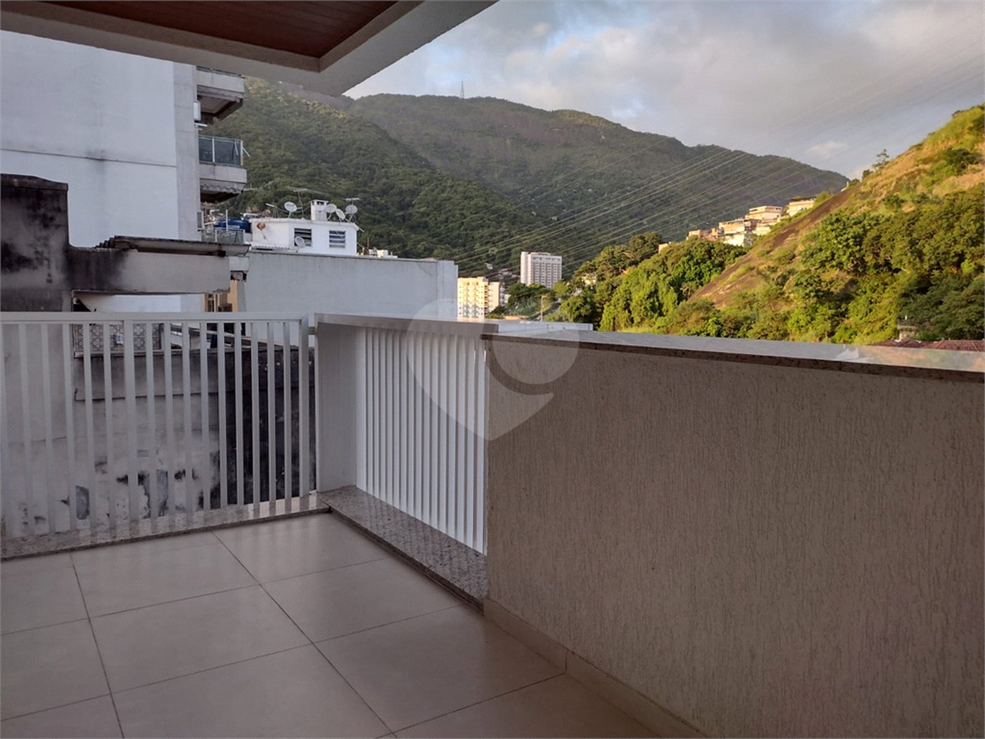 Apartamento à venda com 3 quartos, sendo 1 suíte, em Tijuca, Rio de Janeiro, RJ