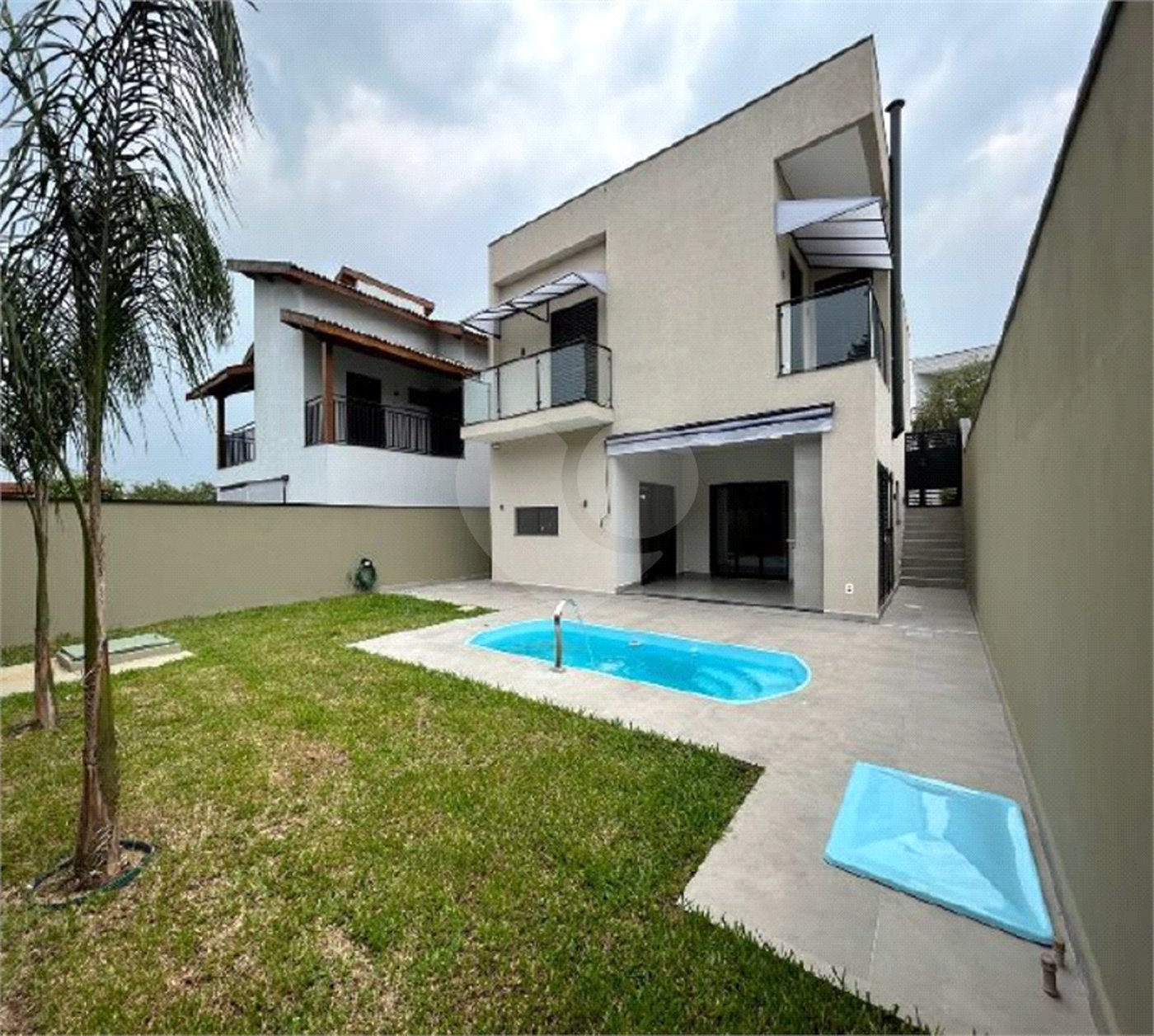 Casa à venda com 3 quartos, sendo 1 suíte, no condomínio Residencial Lagos D Icarai, Salto - SP