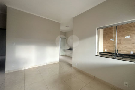 Casa à venda com 3 quartos, sendo 1 suíte,  em Ipê, Três Lagoas, MS