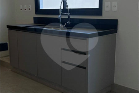 Casa à venda com 4 quartos, sendo 3 suítes, no condomínio Residencial Mont'alcino, Valinhos - SP