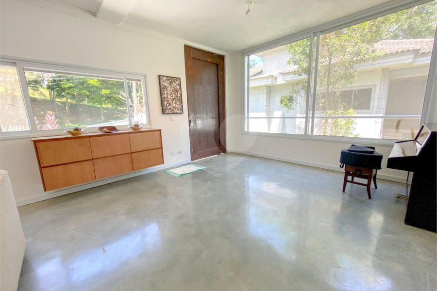 Casa à venda com 5 suítes no condomínio Suíça da Cantareira, Mairiporã - SP