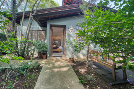 Casa à venda com 4 quartos, sendo 2 suítes, em Alto da Boa Vista, São Paulo, SP