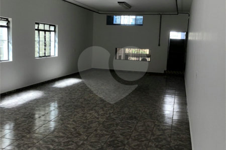 Sobrado à venda ou para alugar com 4 quartos, sendo 1 suíte, em Vila Regente Feijó, São Paulo, SP