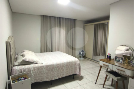Casa à venda com 2 quartos, sendo 1 suíte, em Jardim Cacique, Suzano, SP