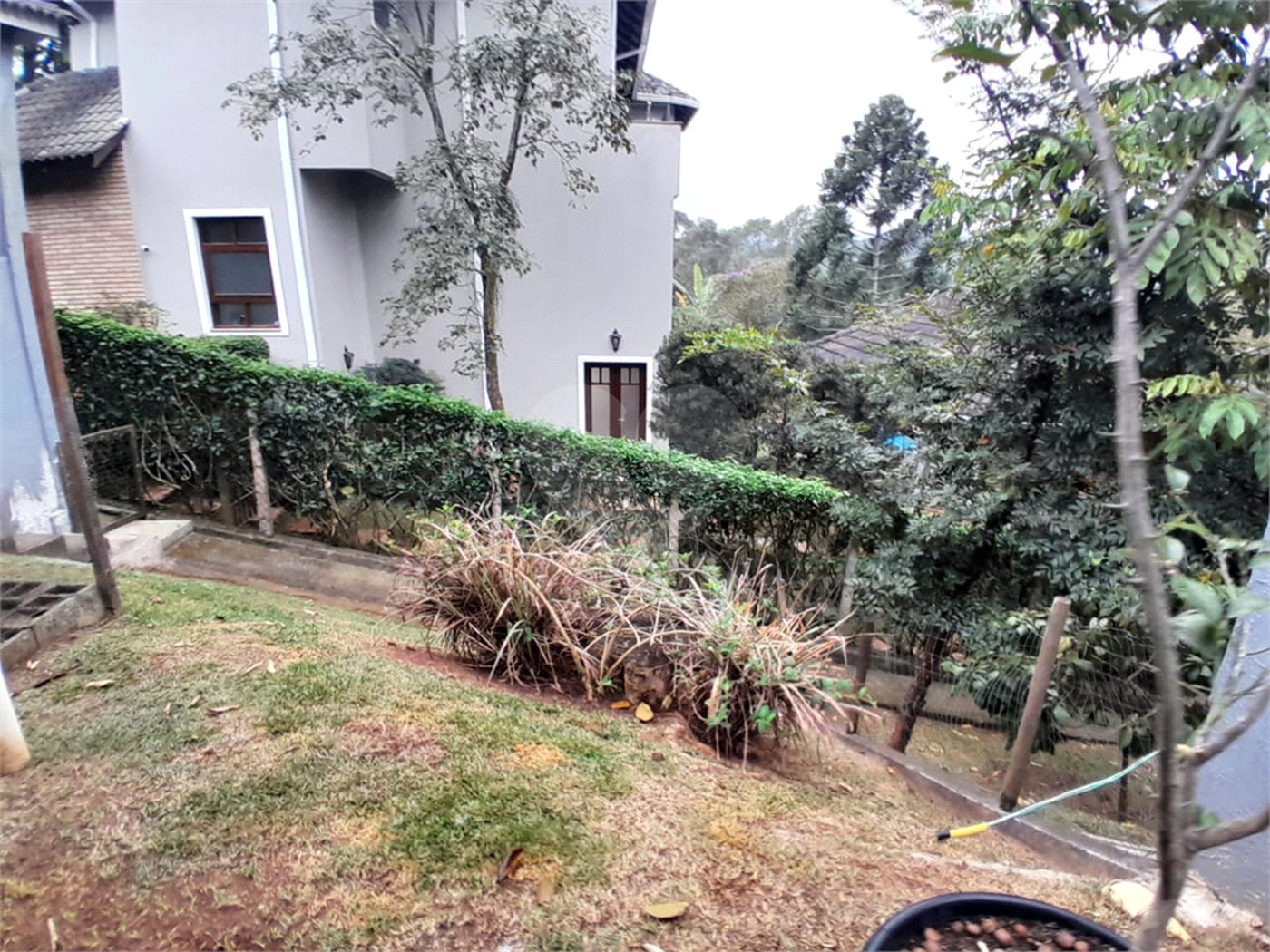 Casa à venda com 3 suítes no condomínio Suíça da Cantareira, Mairiporã - SP