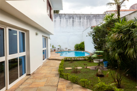 Sobrado à venda com 4 quartos, sendo 2 suítes, em Brooklin Velho, São Paulo, SP