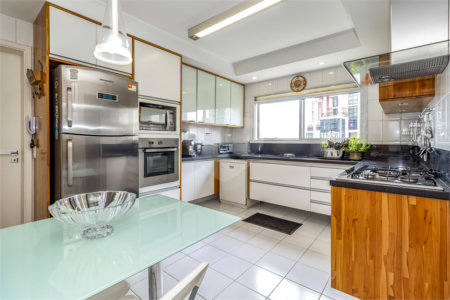 Apartamento à venda com 4 quartos, sendo 3 suítes,  em Real Parque, São Paulo, SP