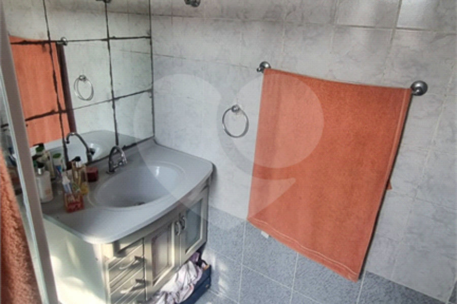 Sobrado à venda com 2 quartos, sendo 1 suíte, em Tremembé, São Paulo, SP