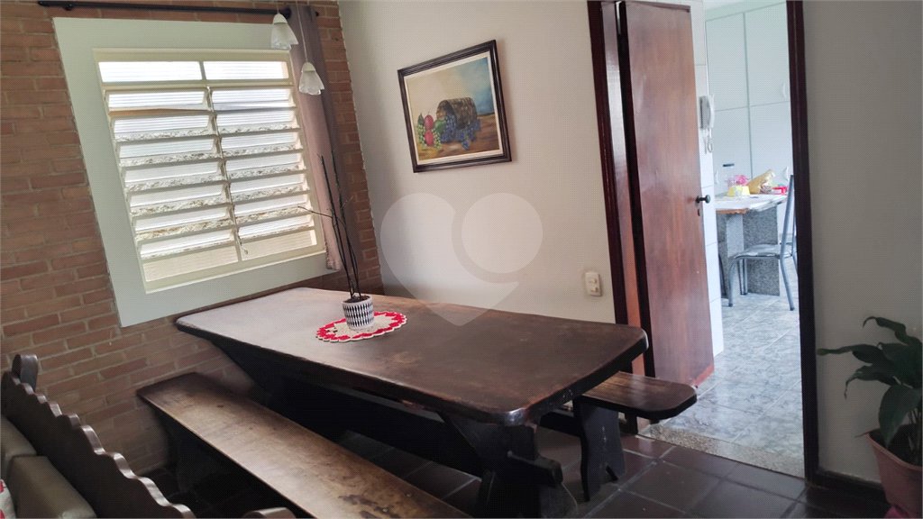 Casa à venda com 4 quartos, sendo 1 suíte, em Jardim Celani, Salto, SP