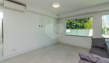 Casa à venda com 3 quartos, sendo 2 suítes,  no condomínio Sagres, São Paulo - SP