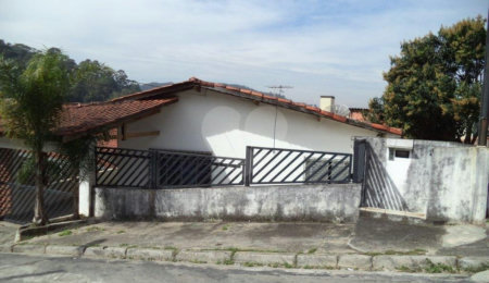 Sobrado à venda com 3 quartos, sendo 1 suíte,  em Tremembé, São Paulo, SP