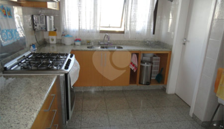 Apartamento à venda com 3 quartos, sendo 1 suíte,  em Saúde, São Paulo, SP